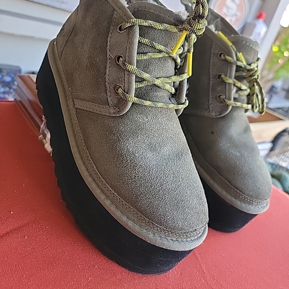 UGG Men's Olive and Black Boots - Picture 6 of 16